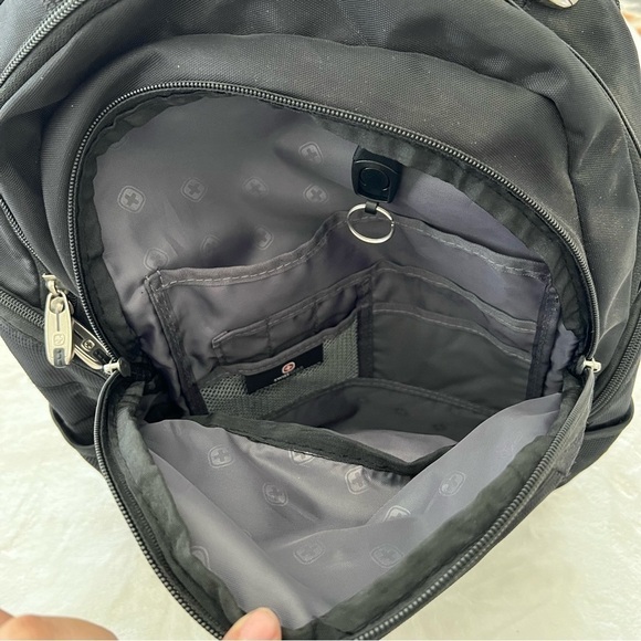 SWISSGEAR Medium 28 Laptop Backpack - Picture 8 of 10
